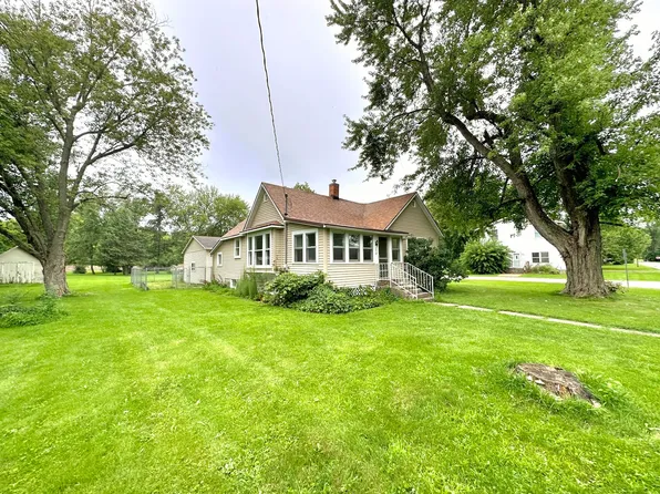 204 Warren St, Woodland, IL 60974