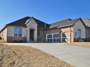 6240 Oxnard St, Edmond, OK 73034