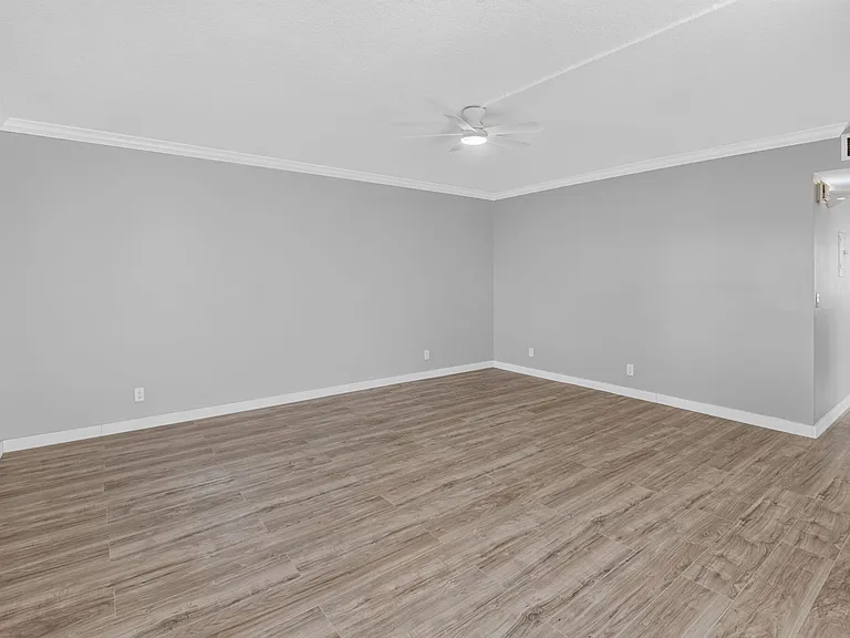 68 Normandy Ln #B — Photo 7