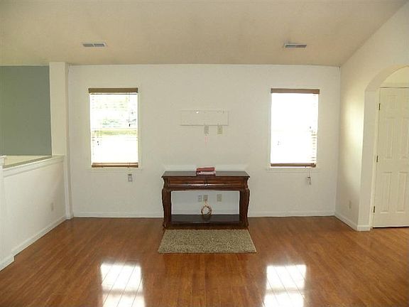4th image of 551 Tupelo Dr