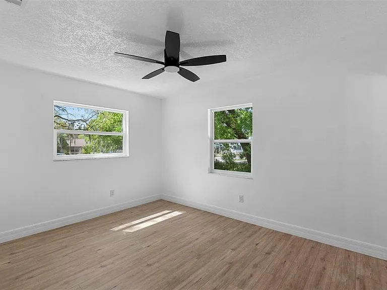 2240 Conway Dr — Photo 19