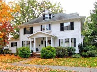 32 Cleveland Rd, Needham, MA 02492