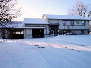 2103 Edmundson Dr, Oskaloosa, IA 52577
