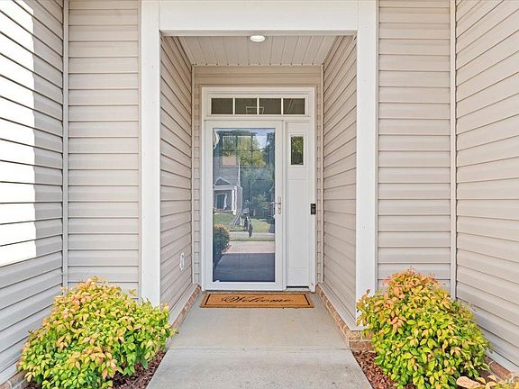 2nd image of 2703 Cottage Rose Ln