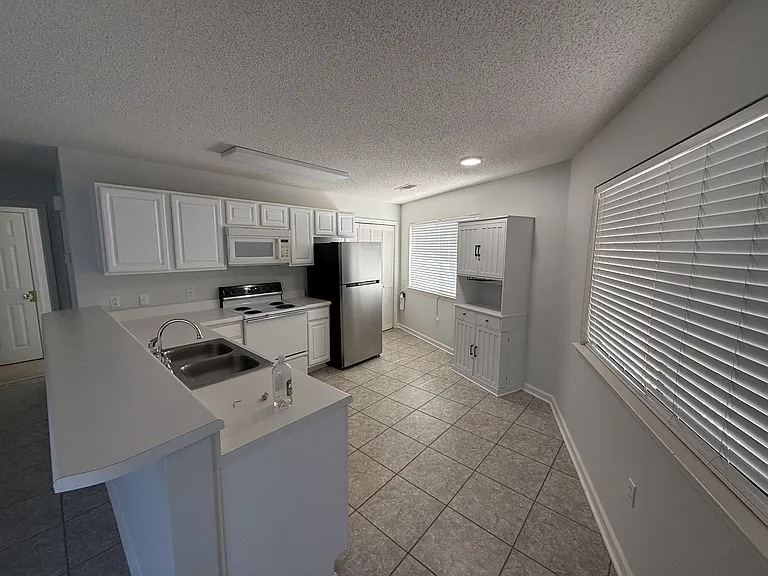 285 Payne St #1-22B — Photo 7