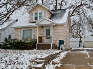 609 Woodridge St NE, Grand Rapids, MI 49505