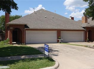 1238 W Hudgins St, Grapevine, TX 76051
