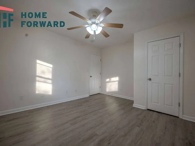 120 Burley Ave — Photo 9