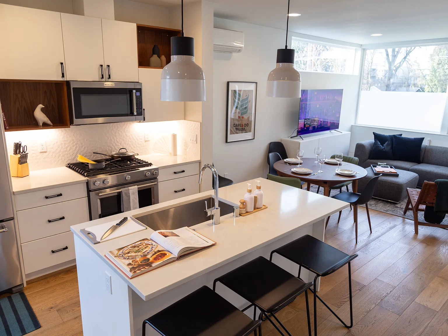 3 bed, 1530 sqft, $4,650 — Photo 4