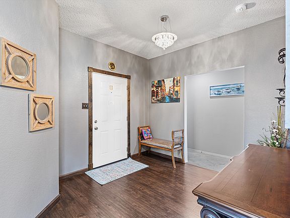 4th image of 1804 Garfield Dr