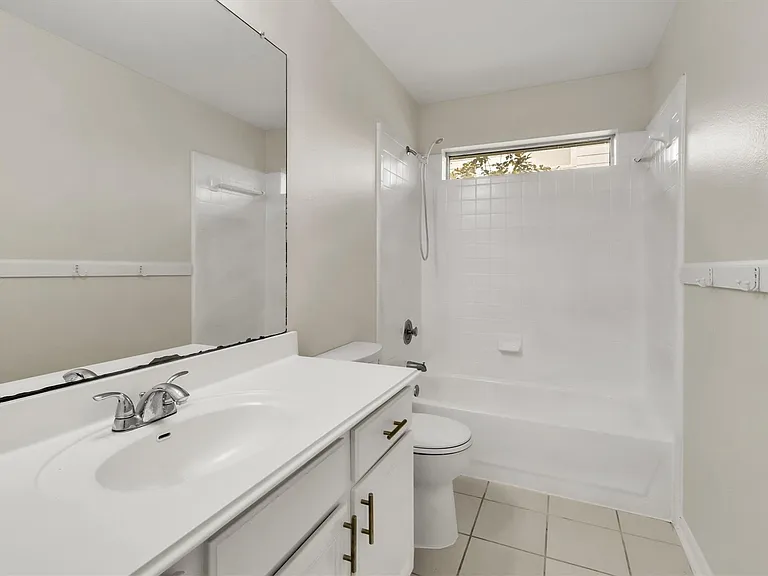 11209 Avering Ln — Photo 16