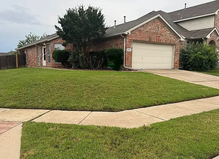 2152 Ingrid Ln — Photo 1