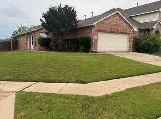 2152 Ingrid Ln, Fort Worth, TX 76131