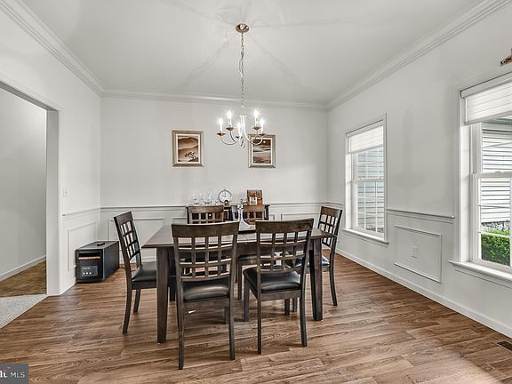 4th image of 33 Apple Blossom Ln