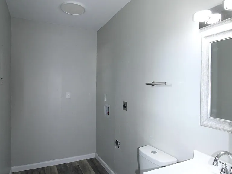 1529 Texas Dr — Photo 17