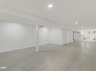 211 E 34th St, Brooklyn, NY 11203