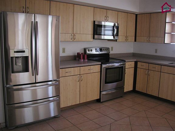 5th image of 2640 Huntington Dr