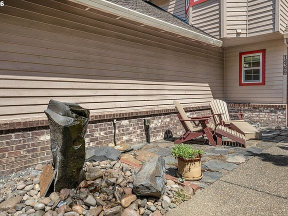 5th image of 14388 SE Meadows Ln