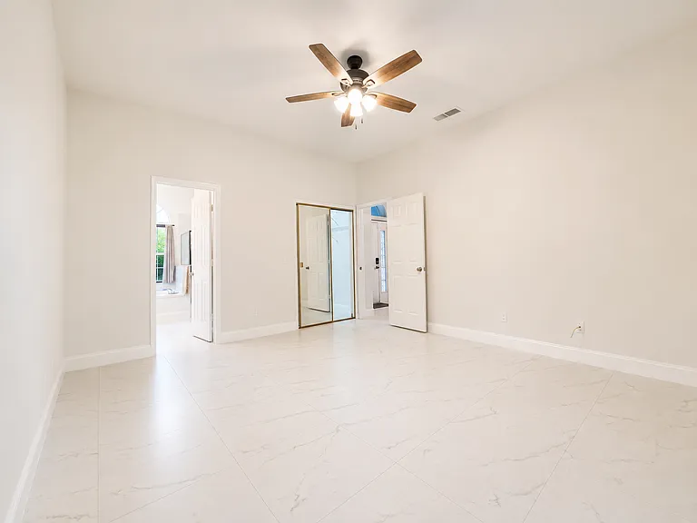 1636 Thoroughbred Dr — Photo 11