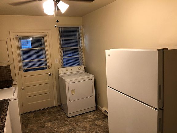 5th image of 1020 Hullview Ave #A