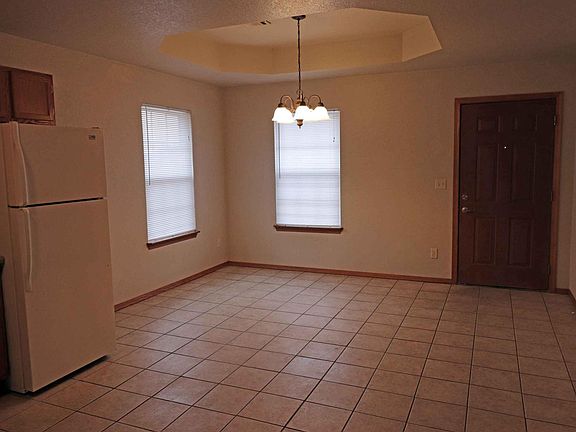 Dining area, main entrance