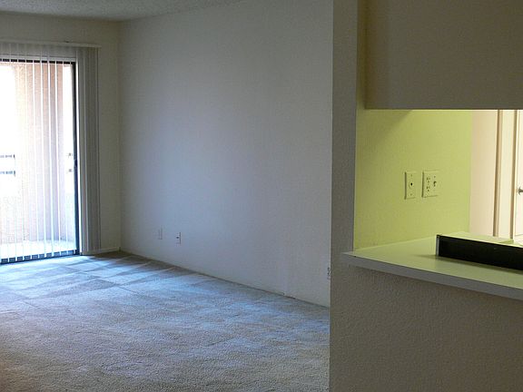 4th image of 1100 Center St APT 911