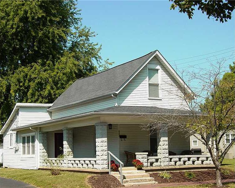 1st image of 623 S 10th St