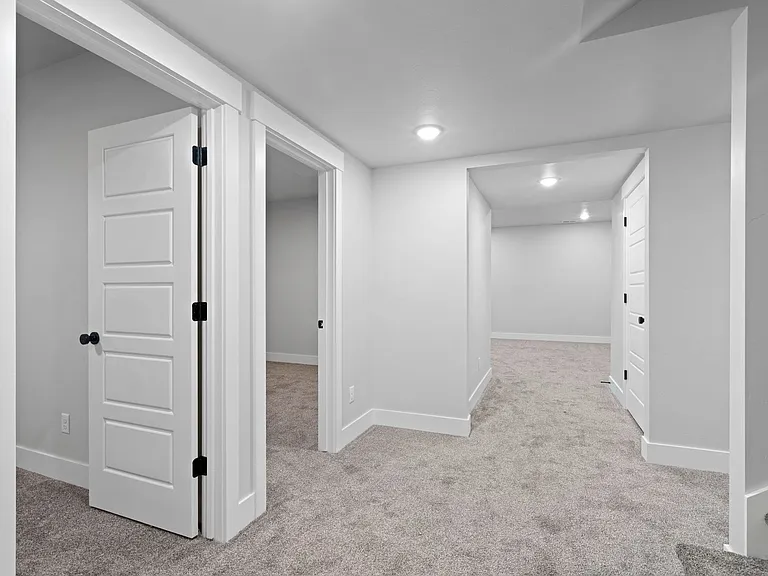 656 Jeanine Dr — Photo 45