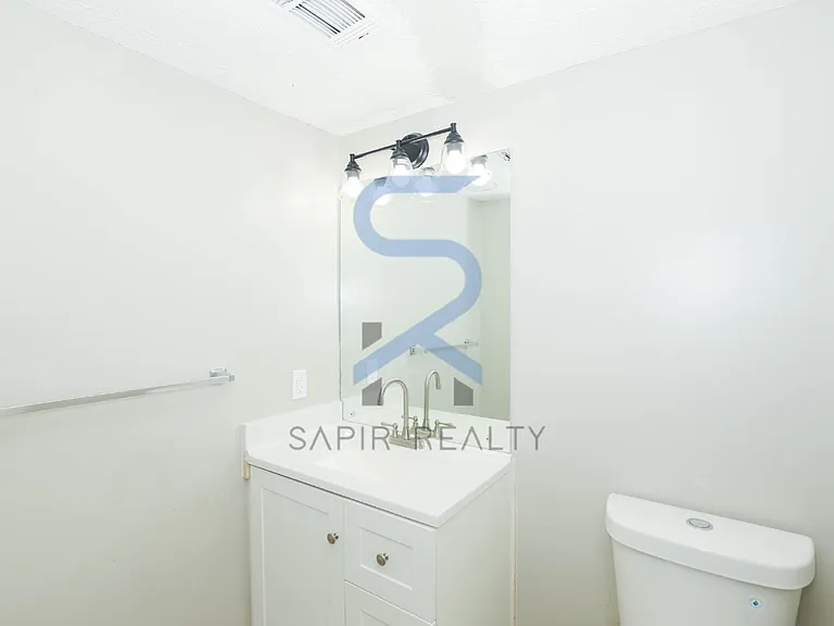 779 Edenton Ct — Photo 14