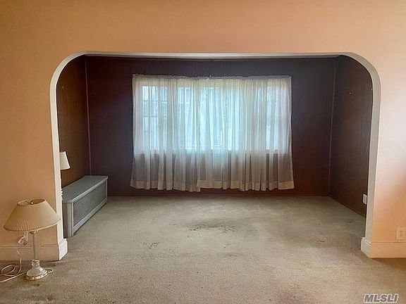 4th image of 25618 Pembroke Ave
