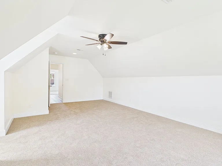 4901 Warwick Rd E — Photo 30
