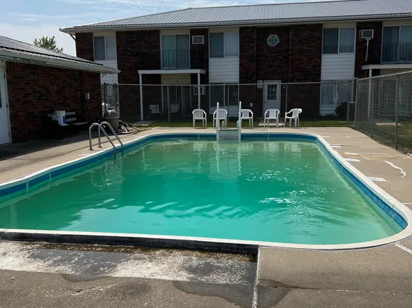 1503 W 3rd St APT 1H, Vinton, IA 52349