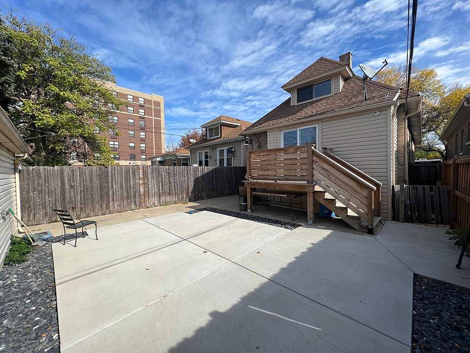 2nd image of 3138 N Knox Ave
