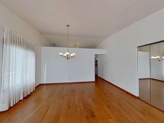 3rd image of 2338 Buckingham Cir