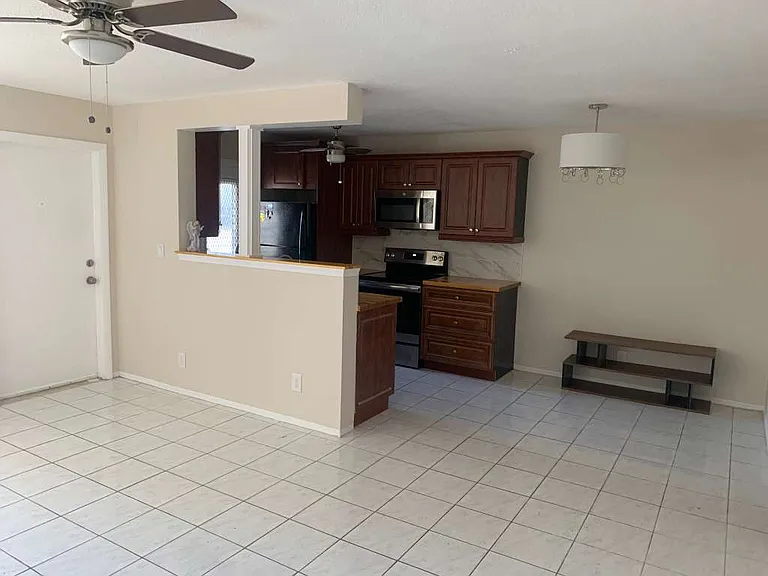 1007 N 19th Ave #2 — Photo 9