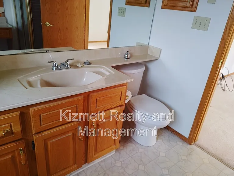 615 Forest Ln NW — Photo 9