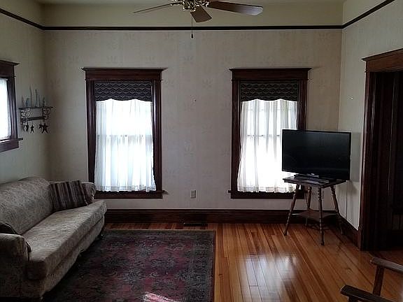 4th image of 317 Church St