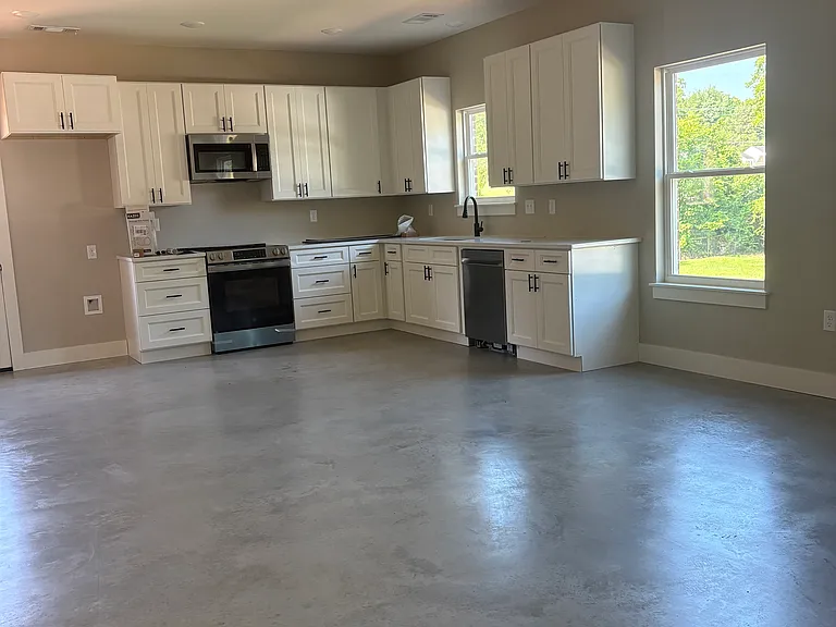 916 Kentucky Ave — Photo 4