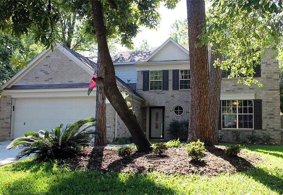 LOCATION! LOCATION! BEAUTIFUL 4 BEDROOM, 2.5 BATH HOME LOCATED IN THE WOODLANDS GROGANS MILL.