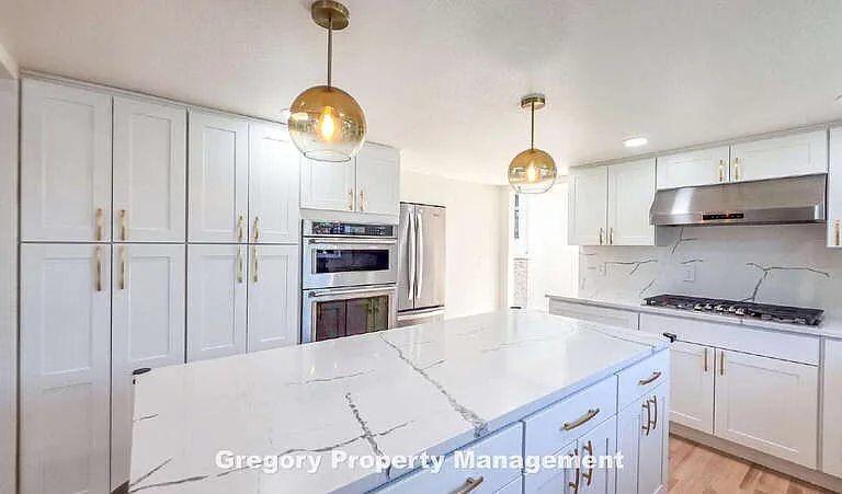 11204 NE 58th Pl — Photo 15