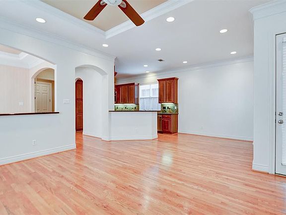 5th image of 5716 Winsome Ln