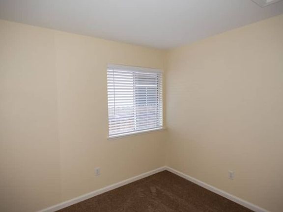 3rd image of 343 Samantha Pl
