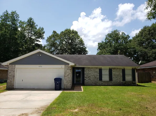 1952 Charlotte St, Deridder, LA 70634