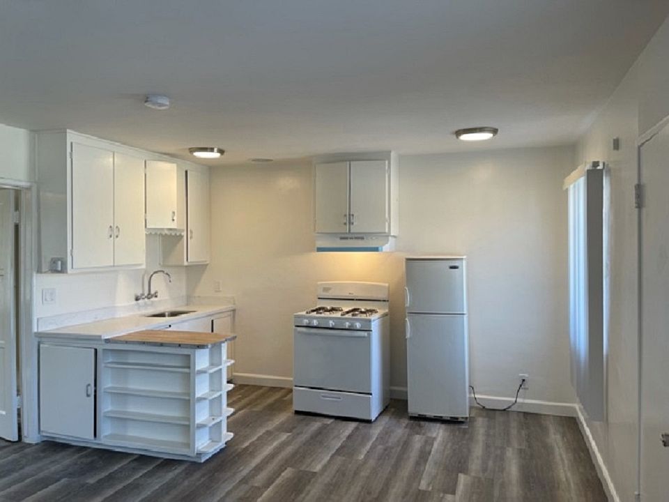 1st image of 434 1/2 E Lincoln St #1/2