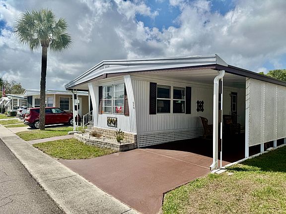 5th image of 528 Parakeet Ln