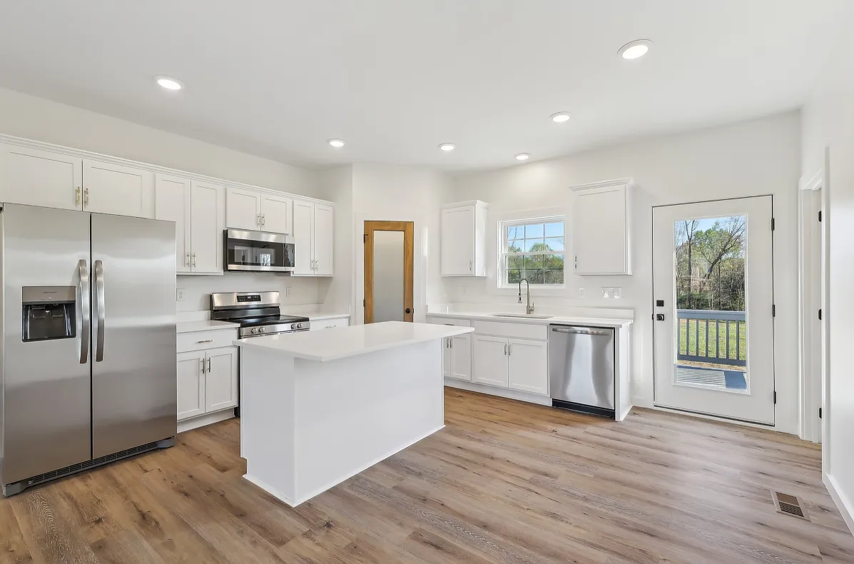 3 bed, 1452 sqft, $1,995 — Photo 4