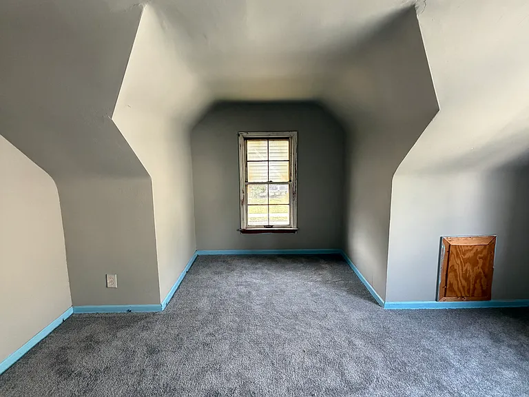 11913 Avon Ave — Photo 8