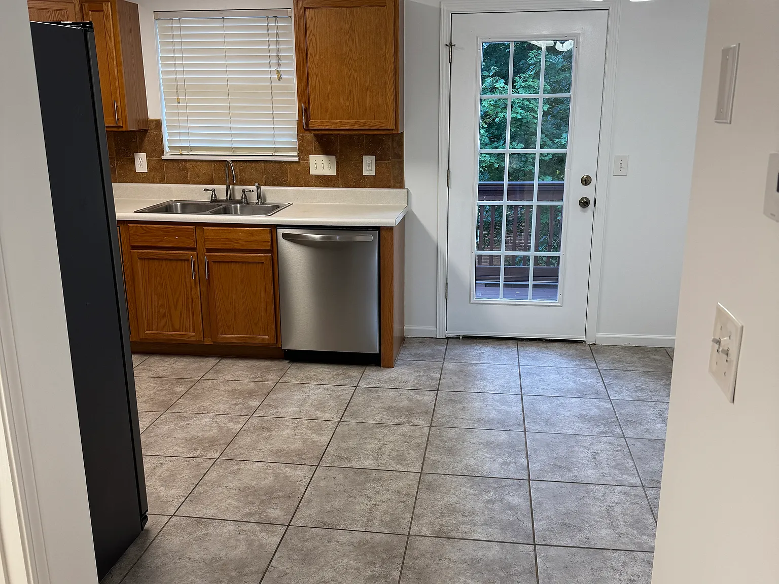 4819 Poplar Crest Way — Photo 3