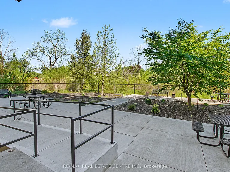 33 Whitmer St #418 — Photo 33