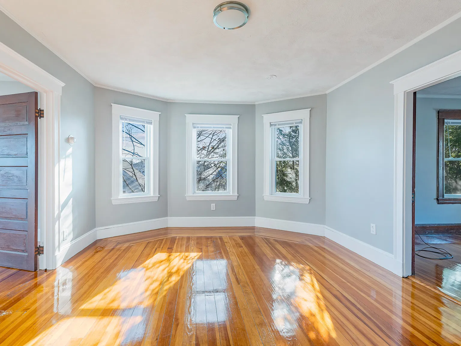 3 bed, 1200 sqft, $2,950 — Photo 4